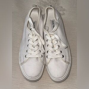 Steve Madden Classic White Canvas Lace-Up Sneakers